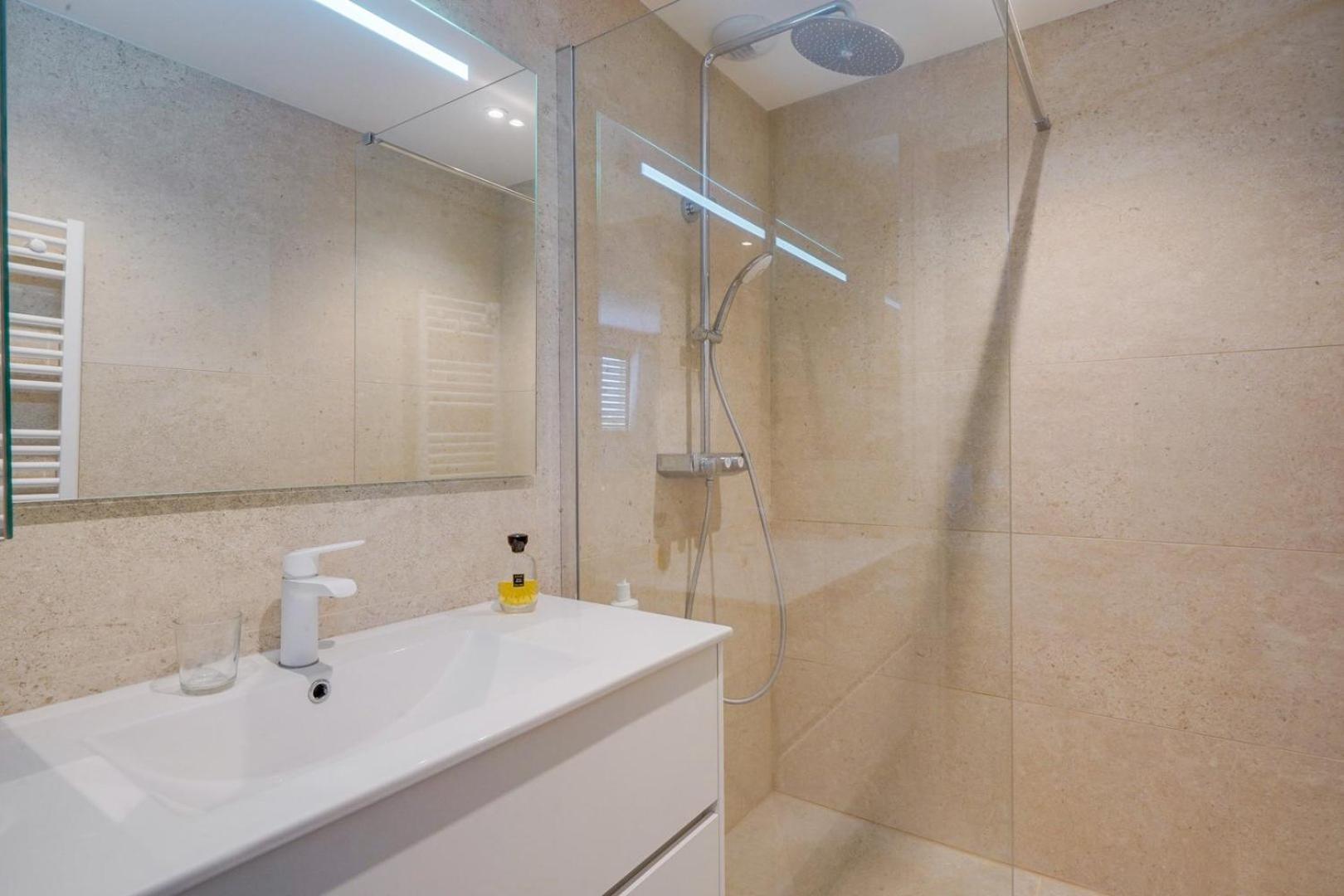 Spacious Bordeaux Family Home With Swimming Pool ภายนอก รูปภาพ