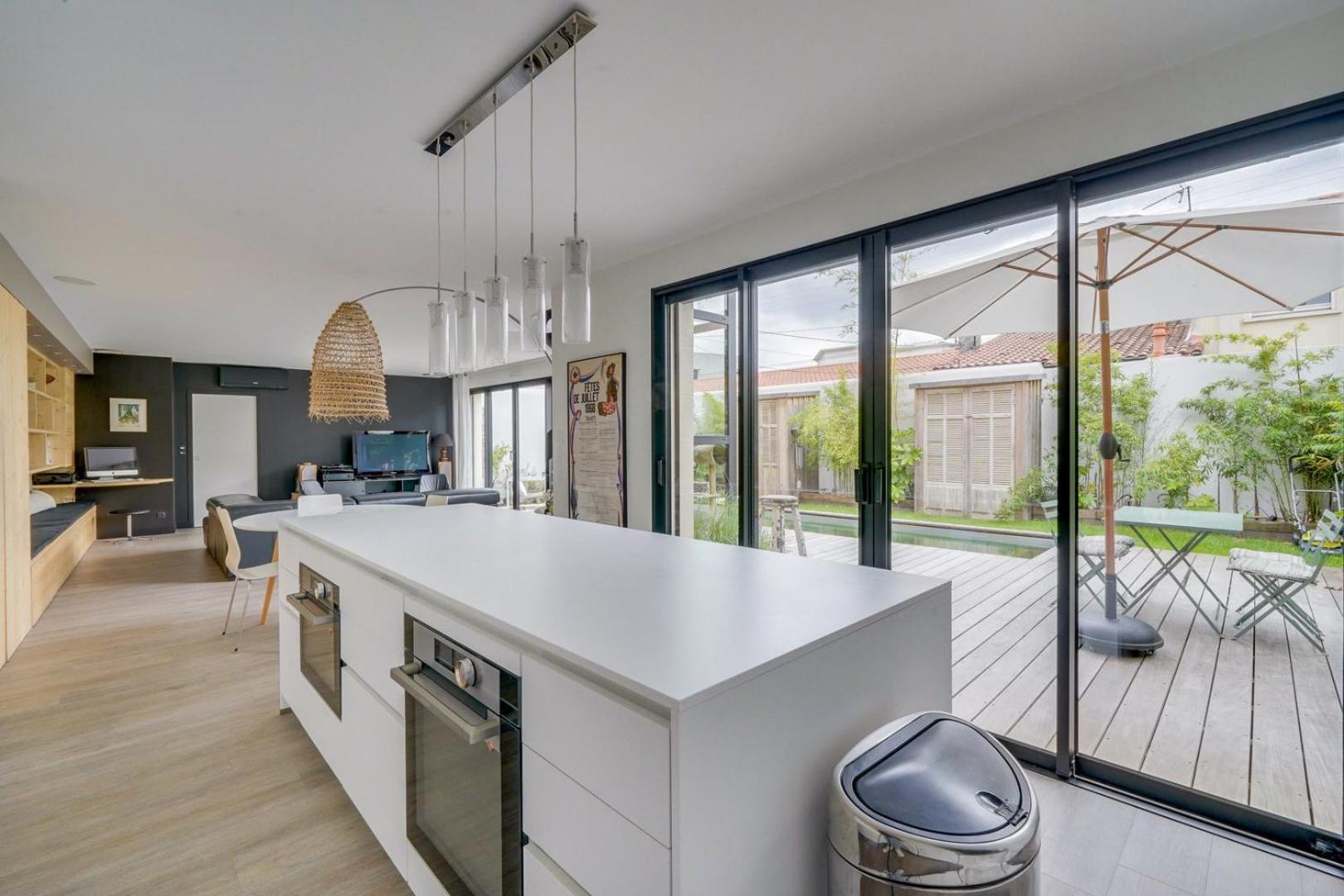 Spacious Bordeaux Family Home With Swimming Pool ภายนอก รูปภาพ
